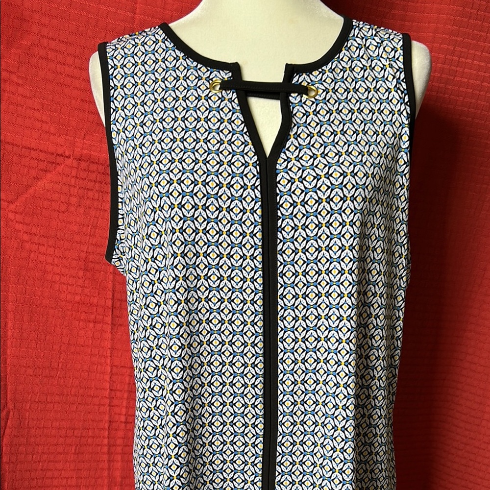 Liz Claiborne L sleeveless top grommet
front Classic Blue black white EUC